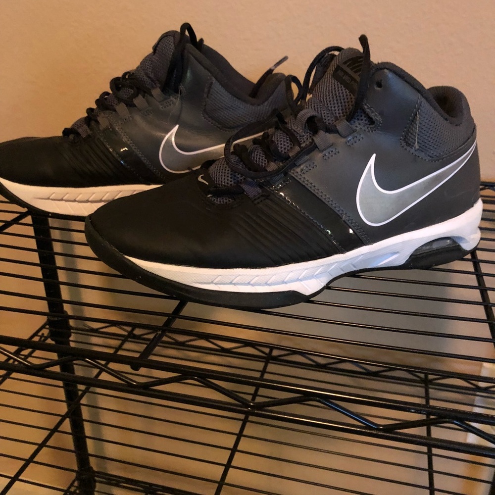 Nike Tennis Shoes